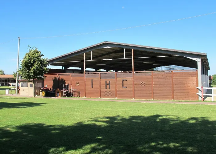 Insolent בית הארחה