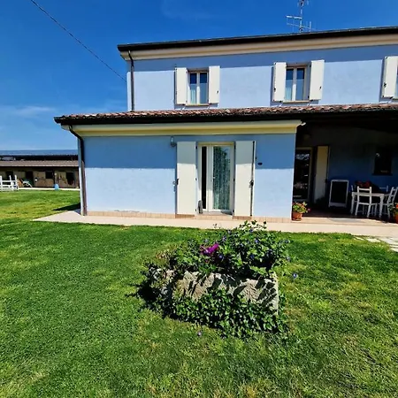 インソレント ゲストハウス 3*